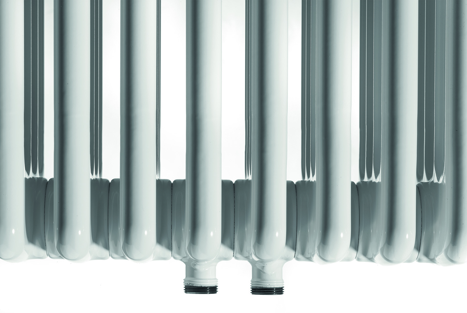 DL RADIATORS členasti radiatorji Multicolonna z vgrajenim ventilom