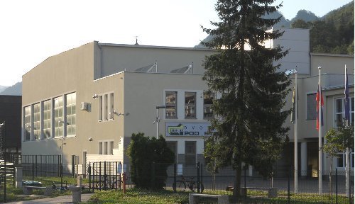 Športna dvorana pod Stolom, Žirovnica